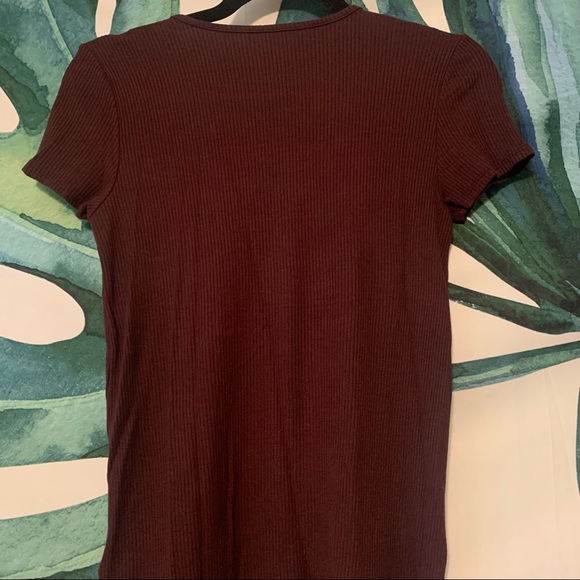 maroon top - Picture 2 of 4